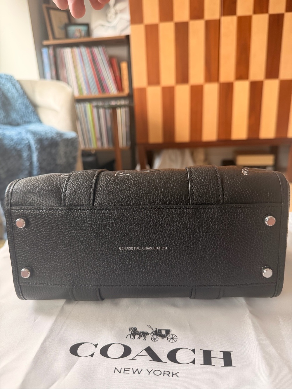 Coach Gotham 24 Black Pebbled Leather w/ Sketch Print - Picture 5 of 7